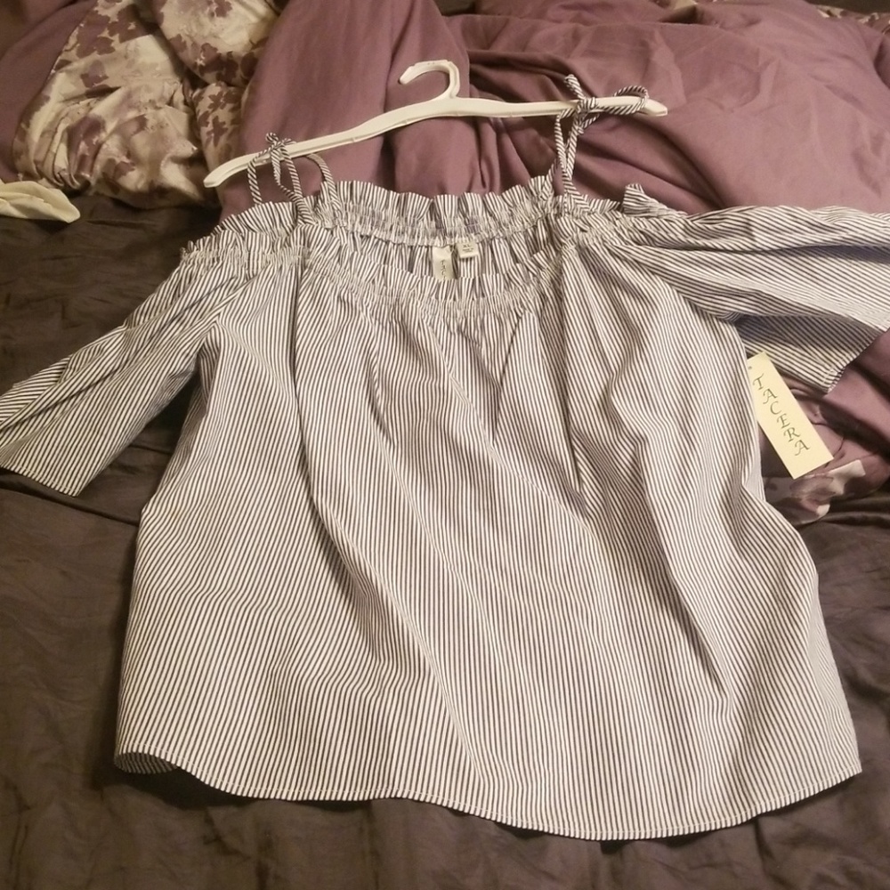 2 shirts like new! Great Hurricane deal!